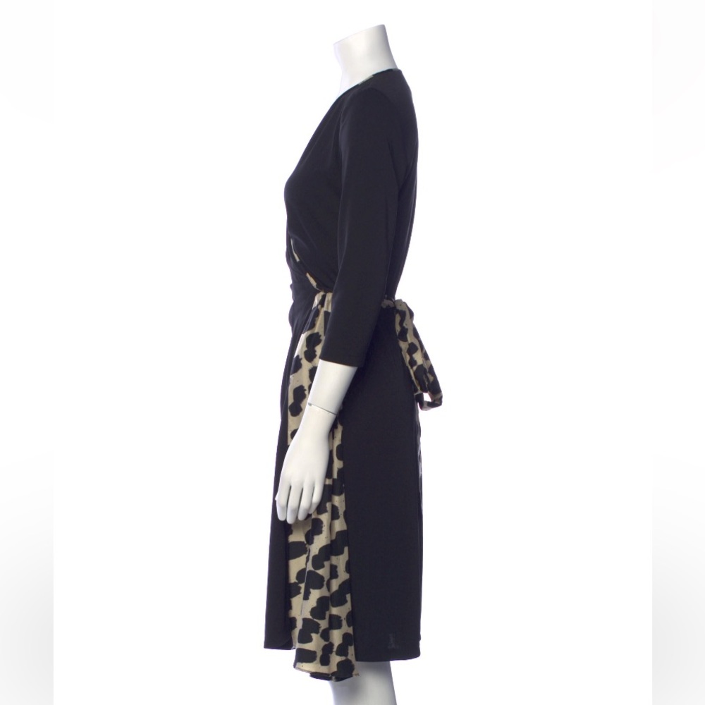 Two Tone Wrap Dress - Picture 3 of 3